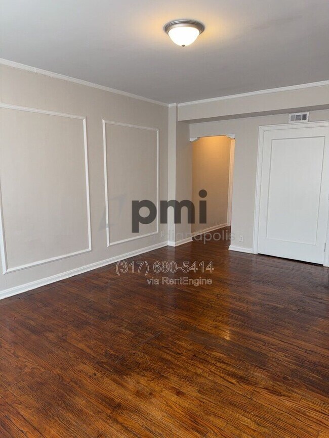 Building Photo - 1 W 28th St