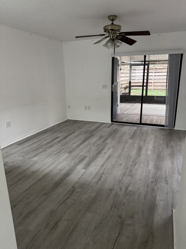 Building Photo - 4642 SW 45th Ln