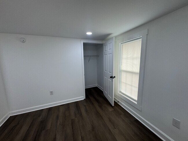 Building Photo - 227 Lewis St