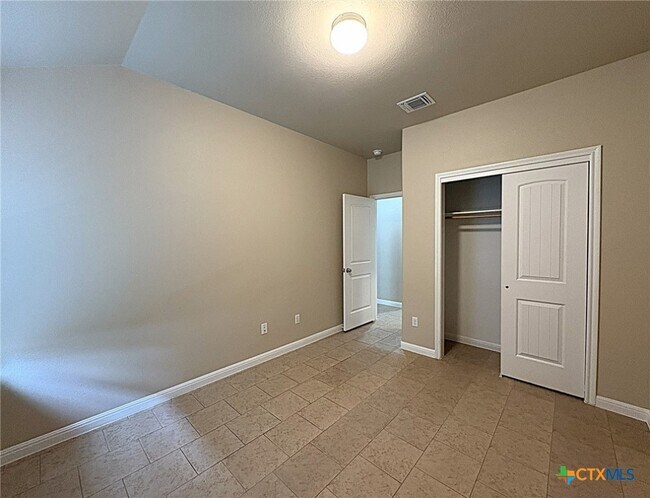 Building Photo - 3807 Flatrock Mountain Dr