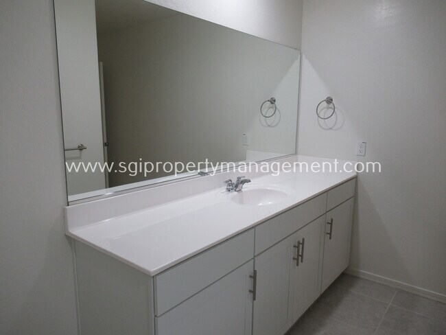 Building Photo - 19218 W Pierson St