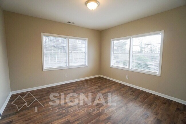 Building Photo - 1932 Portage Ave