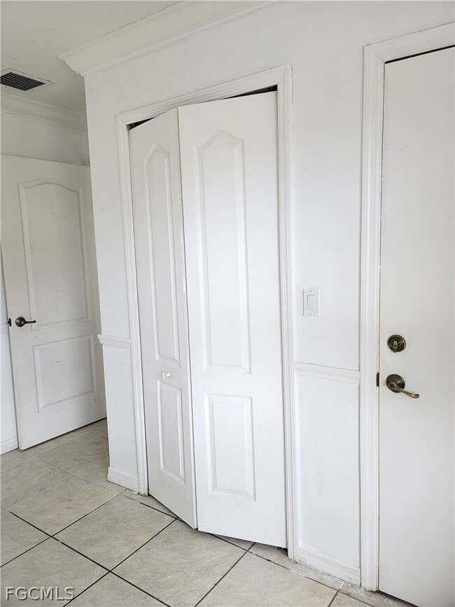 Building Photo - 1014 Country Club Blvd