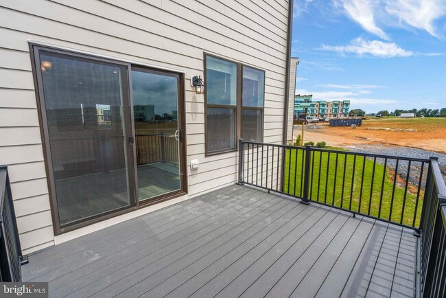 Building Photo - 808 Creekway Dr