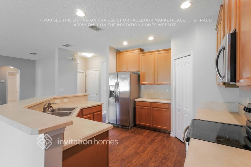 Building Photo - 620 Porto Cristo Ave