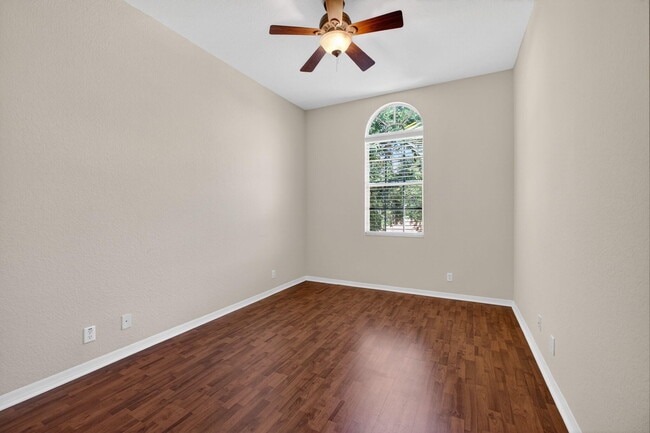 Building Photo - 4991 Bonsai Cir