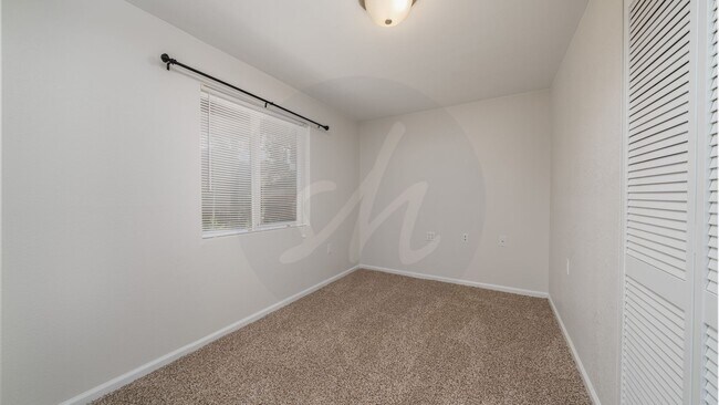 Building Photo - Stetson Hills Charmer with 2 Car Garage
