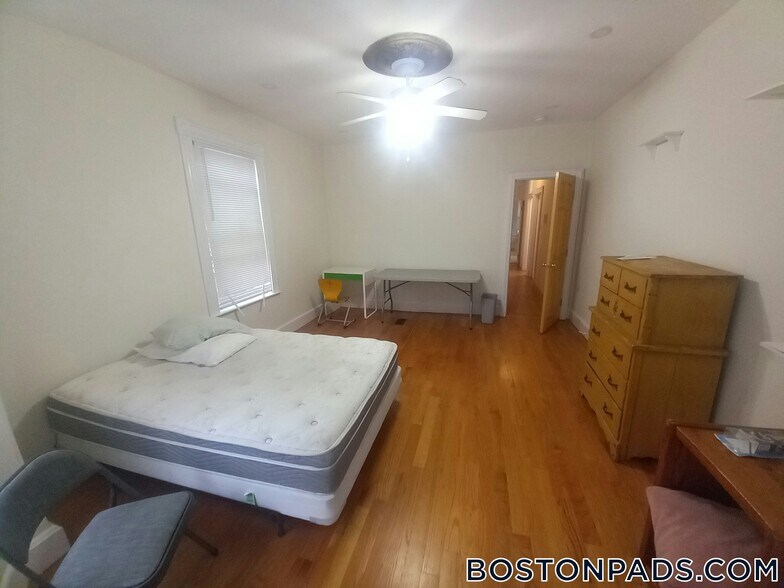 Building Photo - 190 Highland St