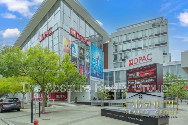 Building Photo - 600 S Duke St