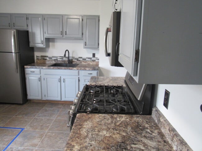 Building Photo - 5022 N Belmont Pl