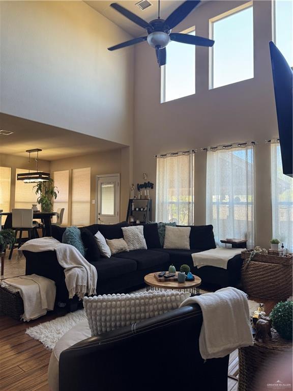 Building Photo - 40 San Angelo St