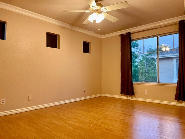 Building Photo - 321 Araglin Ct