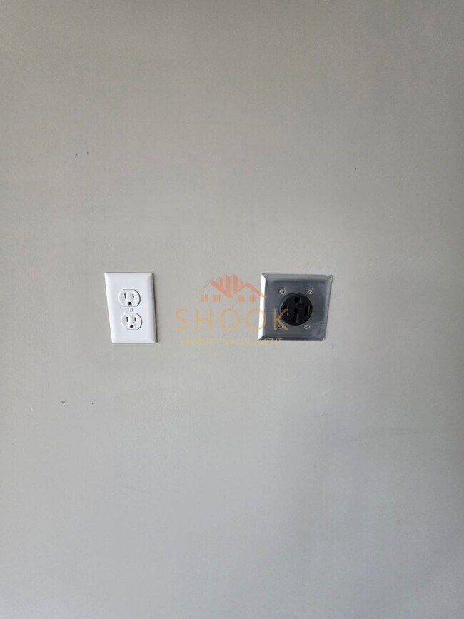 Building Photo - Absolute STUNNER on Lafayette's Desirable South Side