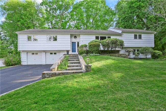 Primary Photo - 4 Nappa Ln
