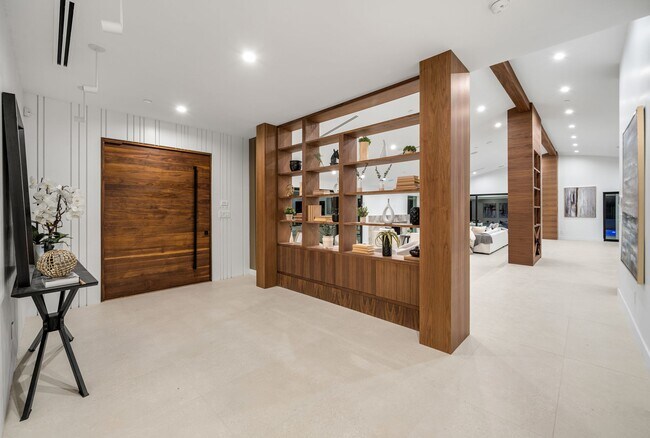 Building Photo - 16110 Clear Oak Dr