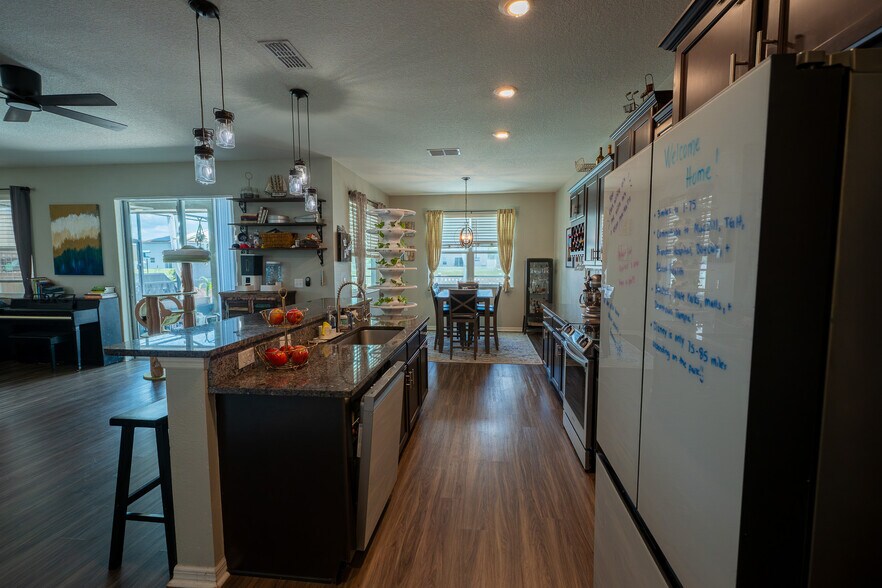 Building Photo - 10509 Laguna Plains Dr