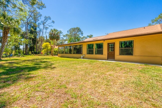 Building Photo - Beautifully Furnished 2BR Home + Bonus Room