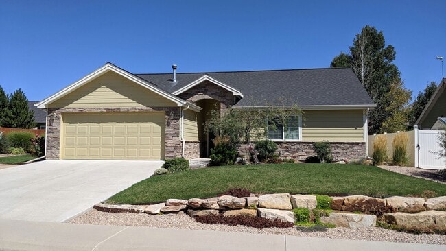 Building Photo - 3216 Ravens Crest Dr