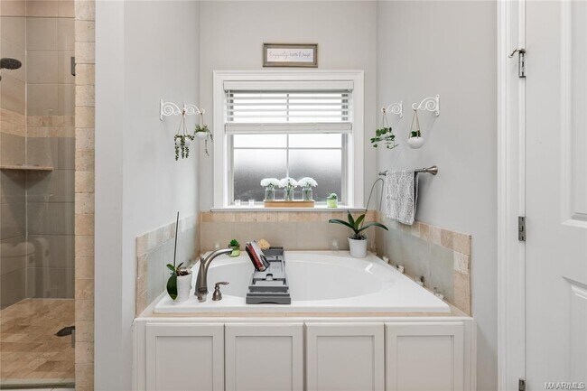 Building Photo - 1379 Tullahoma Dr