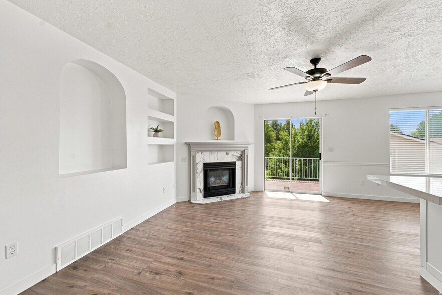 Building Photo - 948 E 180 N