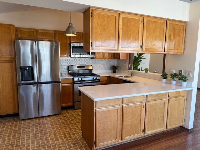 Building Photo - 1796 Vermont Dr