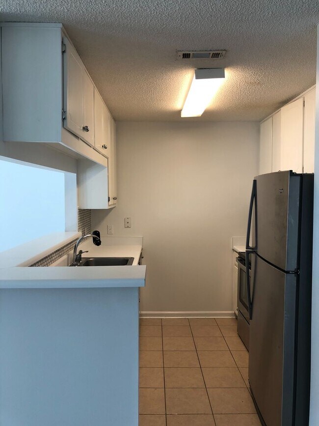 Building Photo - Foxhill Commons - Fresh Paint and New Flooring Throughout!!!