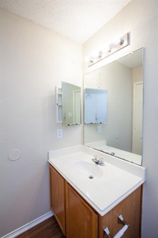 Building Photo - 1118 Water Oak Way