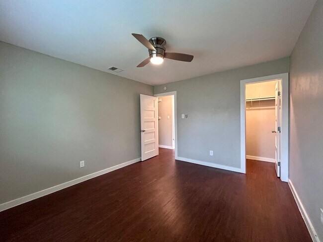 Building Photo - 1900 Gracy Farms Ln