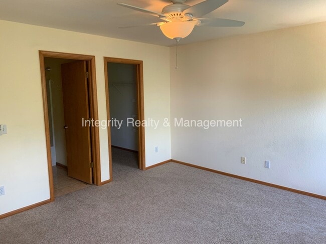 Building Photo - 9931 Saybrook St