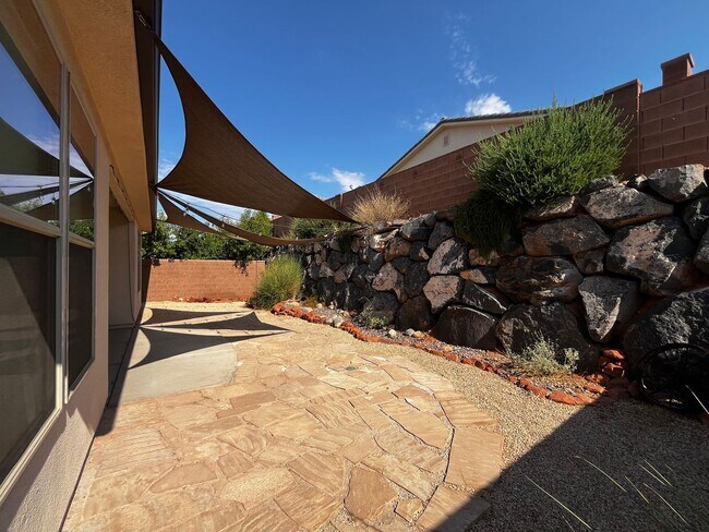 Building Photo - ADORABLE HOME IN BRIO FOR RENT!