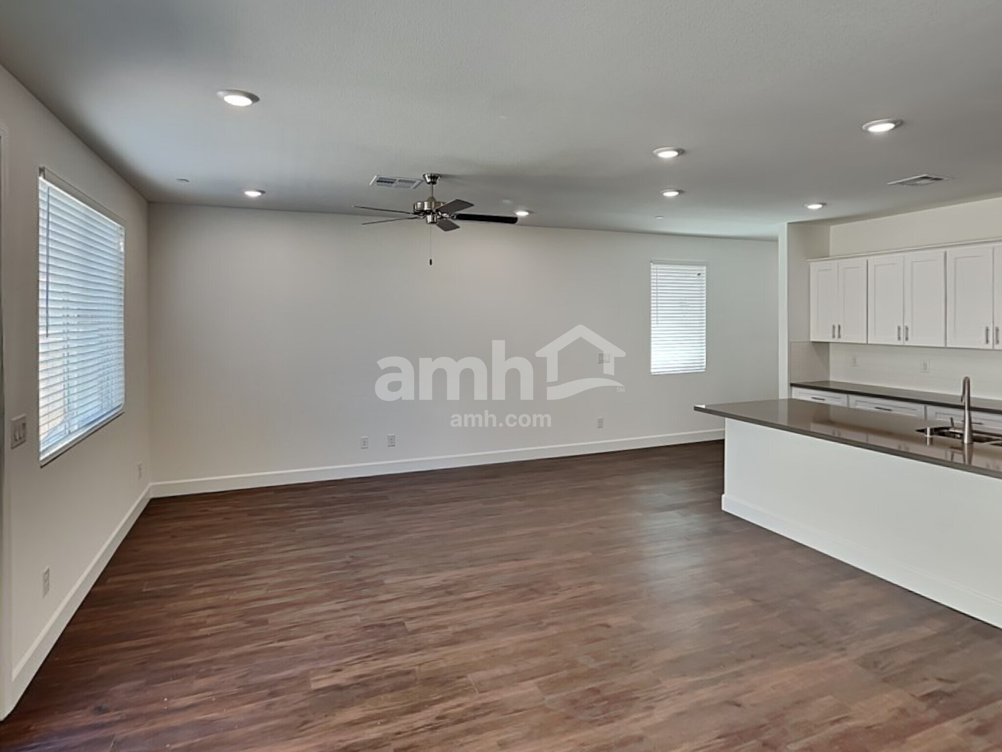 Building Photo - 104 Island Plumeria Ln