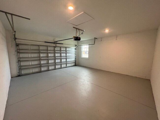 Building Photo - BEAUTIFUL NEW CONSTRUCTION 3 BEDROOM 2.5 B...