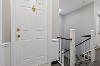Building Photo - Simply Beautiful, Spacious 2 Bd/1Bth Condo on 50 acres of parklike setting w/ winding paths!