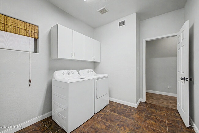 Building Photo - 17446 W Yavapai St