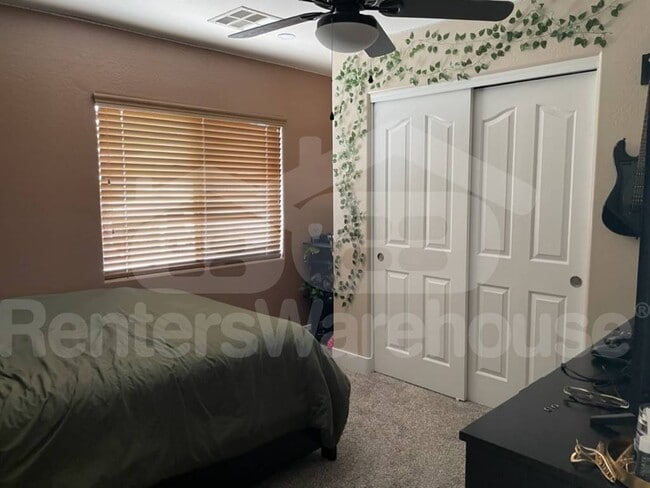 Building Photo - 2328 W Skinner Dr