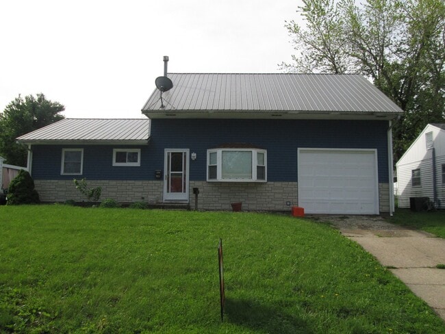Primary Photo - 1818 N Granview Dr