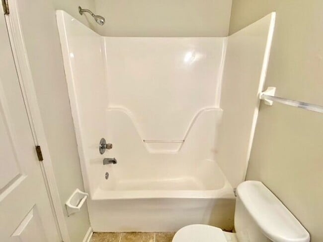 Building Photo - Now Leasing A 3 Bedroom 2 Bath Home In Cor...