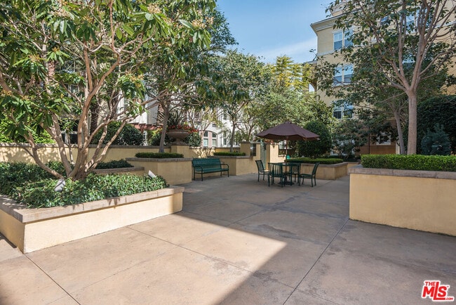 Building Photo - 13075 Pacific Promenade