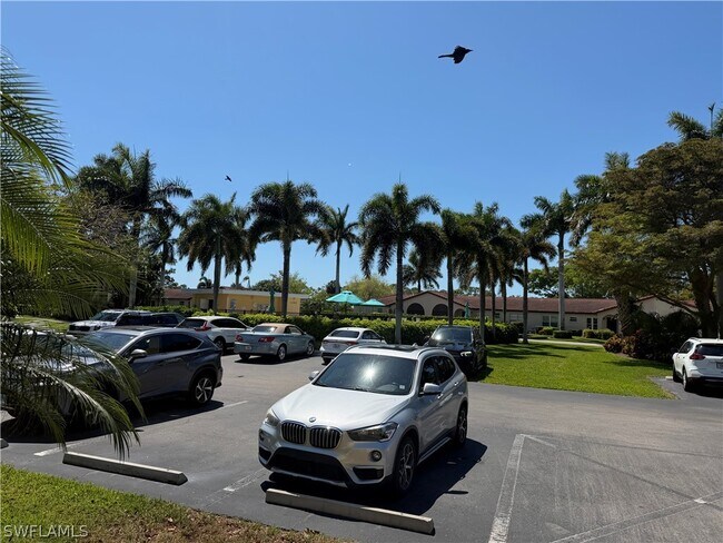 Building Photo - 1085 Forest Lakes Dr