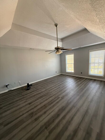 Building Photo - 785 Turner Dr