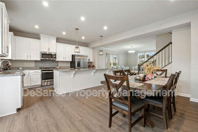 Building Photo - 416 Scharberry Ln