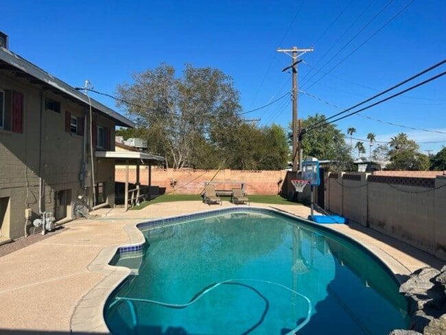 Building Photo - Great home in best ASU student neighborhood around campus