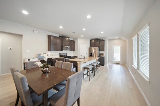 Building Photo - 9307 Colonial Bent Pl
