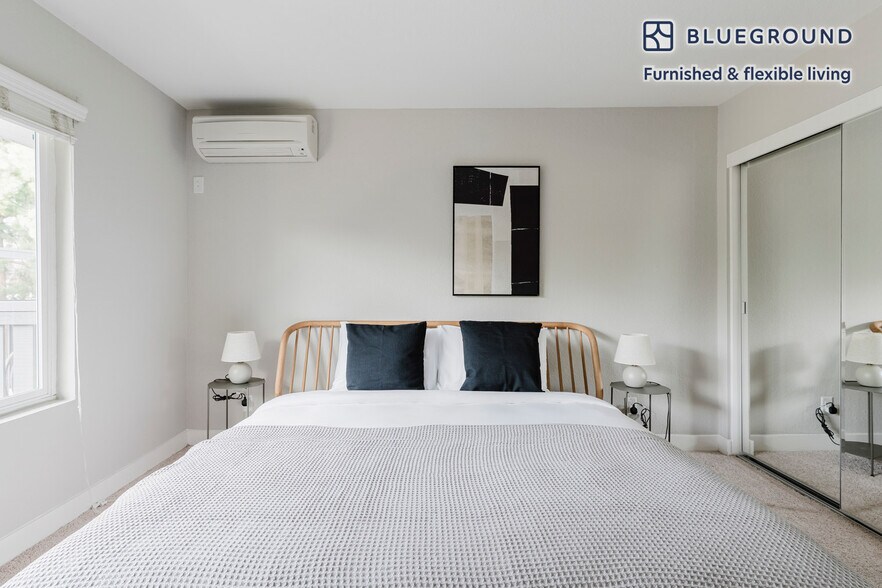 Building Photo - 655 S Fair Oaks Ave