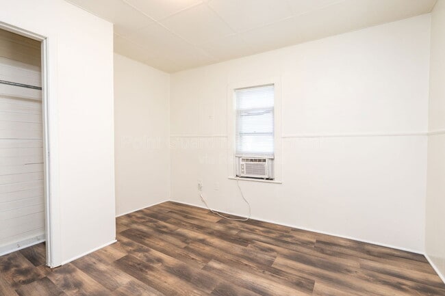 Building Photo - 1160 S Richmond Ave