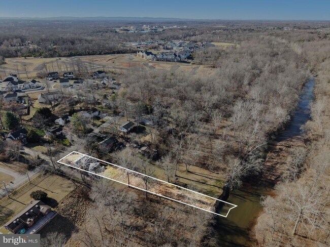 Building Photo - 7409 Lake Dr
