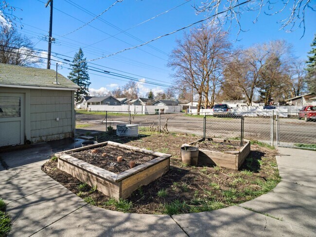 Building Photo - Modern & Cozy Retreat in Spokane – Prime Location Near Downtown