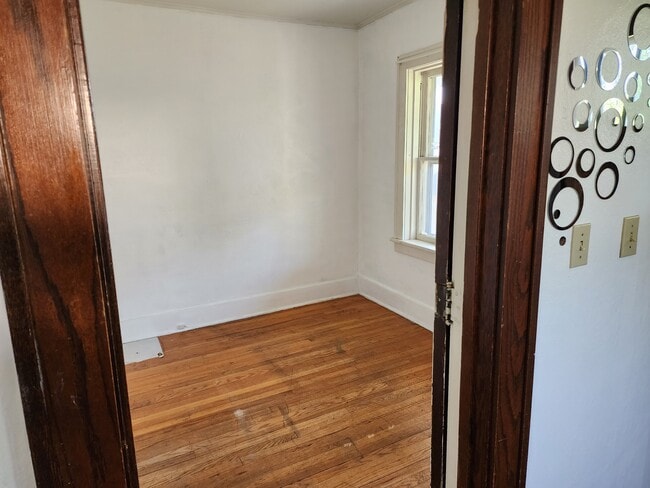 Building Photo - 1306 Villa Ave