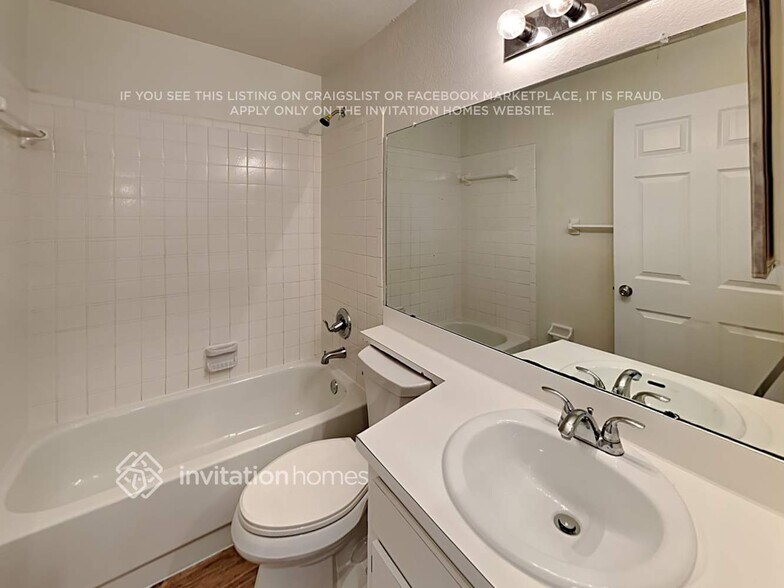 Building Photo - 3633 Amber Ln