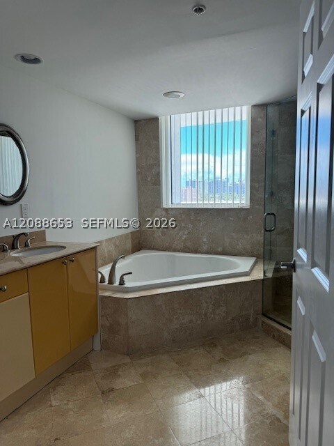 Building Photo - 1745 E Hallandale Beach Blvd
